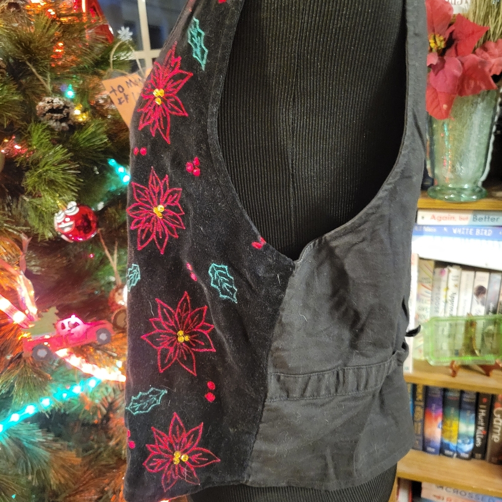 Vintage Victoria Jones Woman Size Petite M Christmas Black Vest Poinsettias - Picture 3 of 7